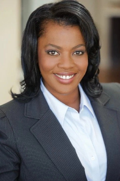 Heather Simms as Yvette King in The Kings of Napa