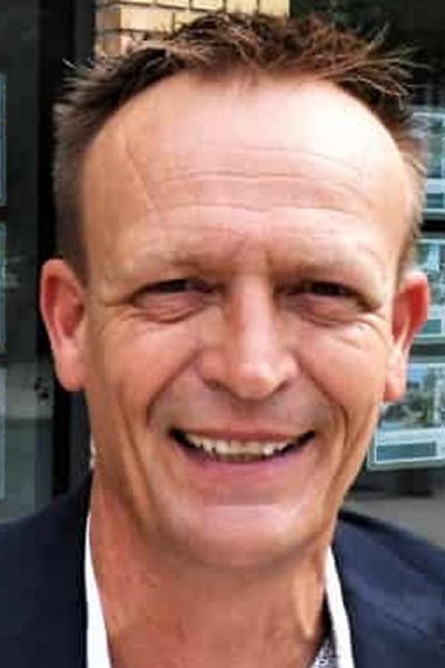 Claus Dreyer as Claus Dreyer in To ens - med Ingemann