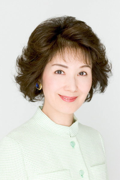酒井和歌子 as Setsuko Narada, Shinsuke's Daughter in First-Decade Boss vs. Second-Decade Staff: Mon-Fri-Fri