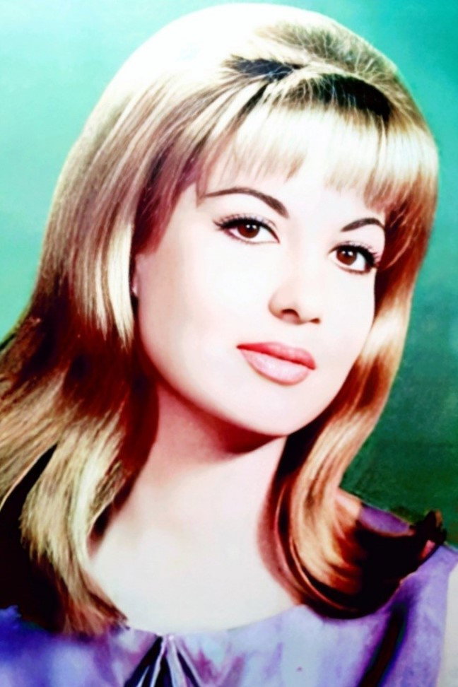Azar Hekmat Shoar as Leila in Bright Horizon