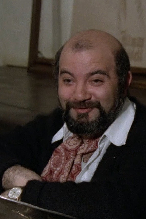 Franco Javarone as Commissario in Good News