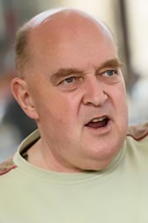 Marko Derganc as Upravnik zaporov in Eva