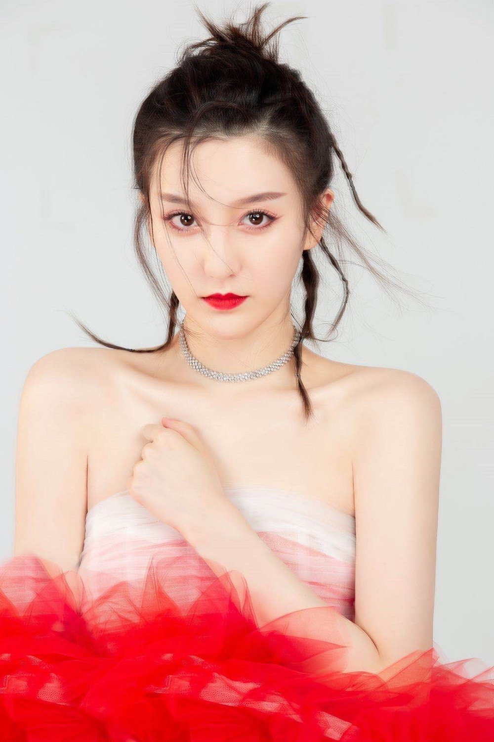 Kim Yomi as Ouyang Jing in Ms. Cupid in Love