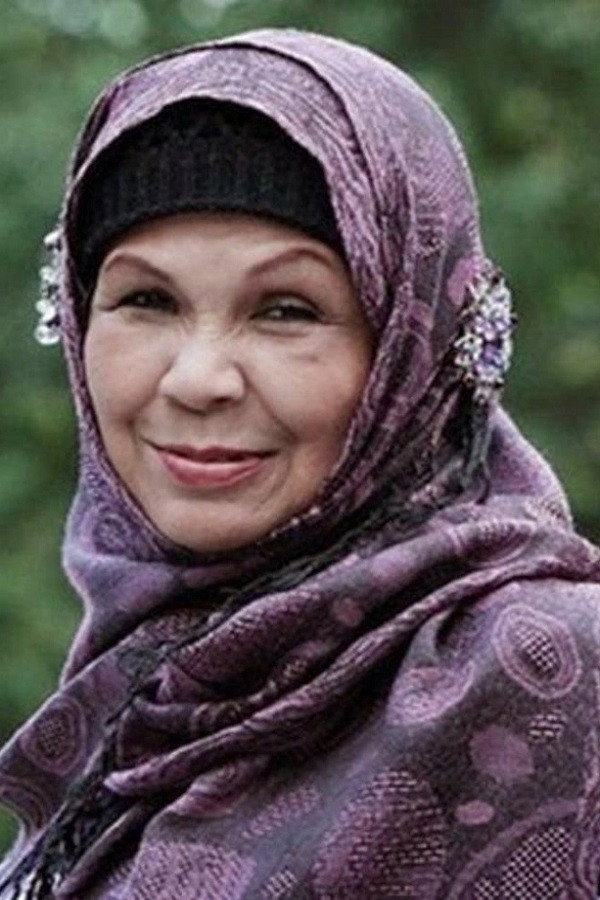 Ruminah Sidek as Tinah in Gerimis