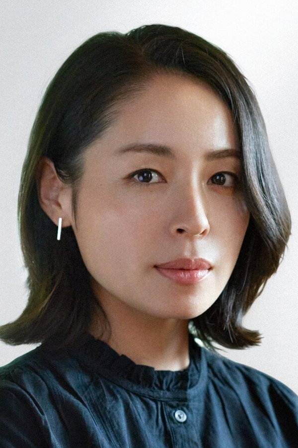 西原亜希 as Sayaka Hanaue in Dance Drill