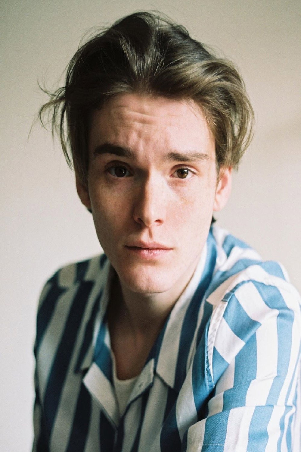 Robin Migné as Amaury Caron in The Devil's Leap
