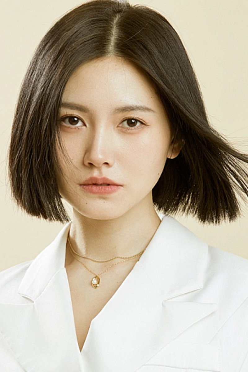 Qiao Yaona as Hong Yin in True and False Jigong