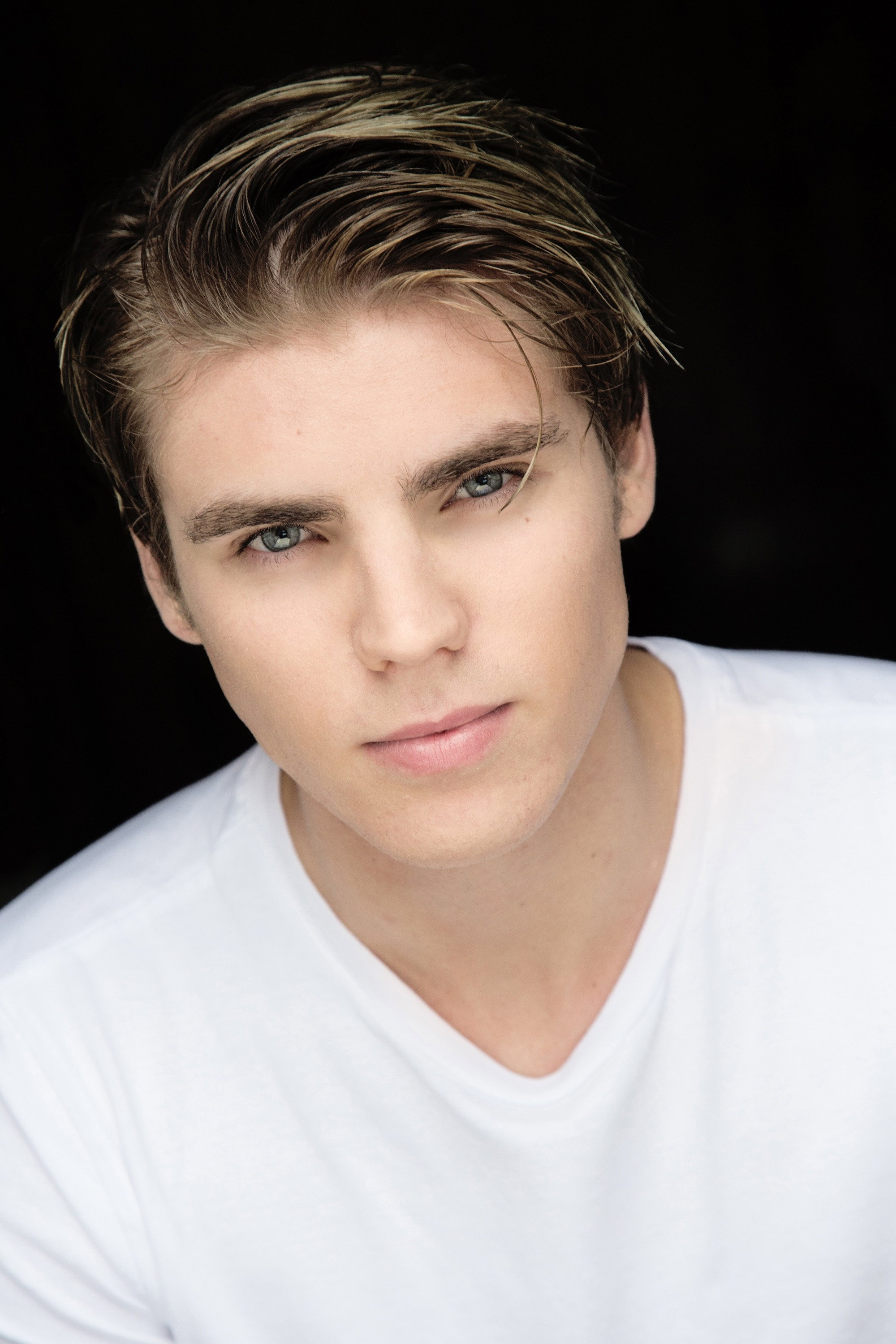 Jay Duffy as Luke in The Walsh Sisters