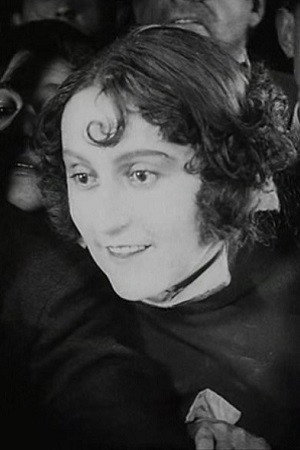 Анна Земцова as Maria Lavalle in Klippen der Ehe