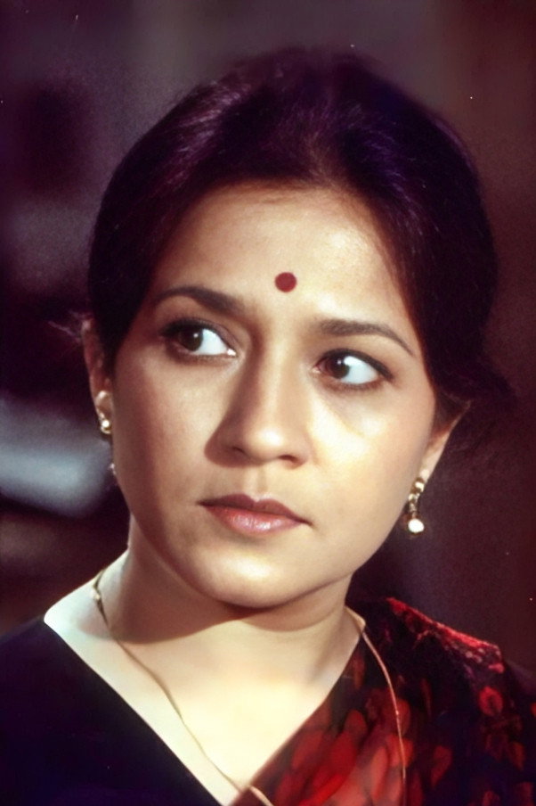 Bhakti Barve as Shobha Sen in Jaane Bhi Do Yaaro