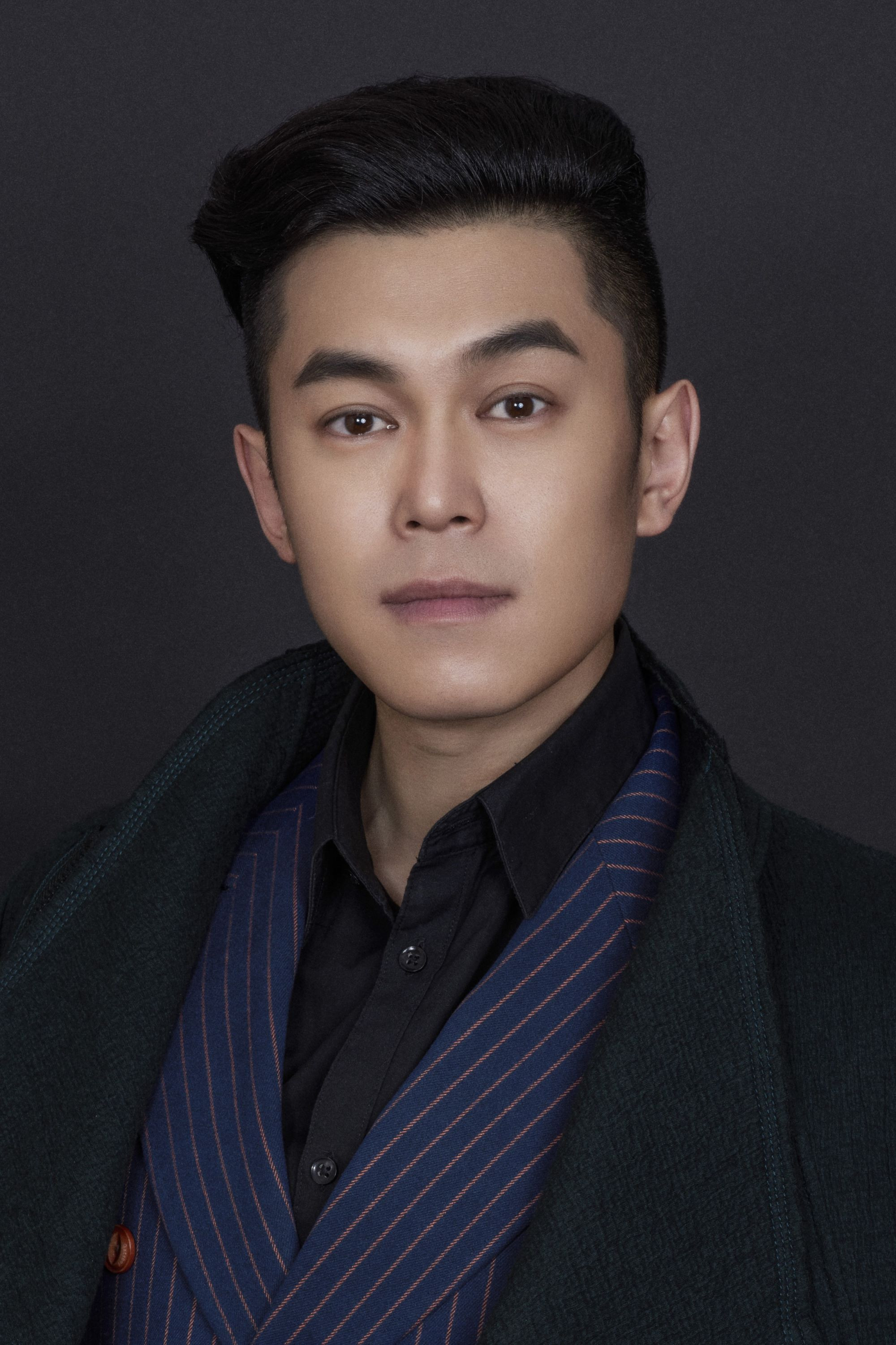 Liu Guanlin as Xu Boyi in The Dark Lord