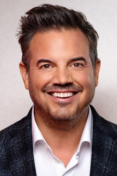 Charles Lafortune as Self - Host in La Voix Junior