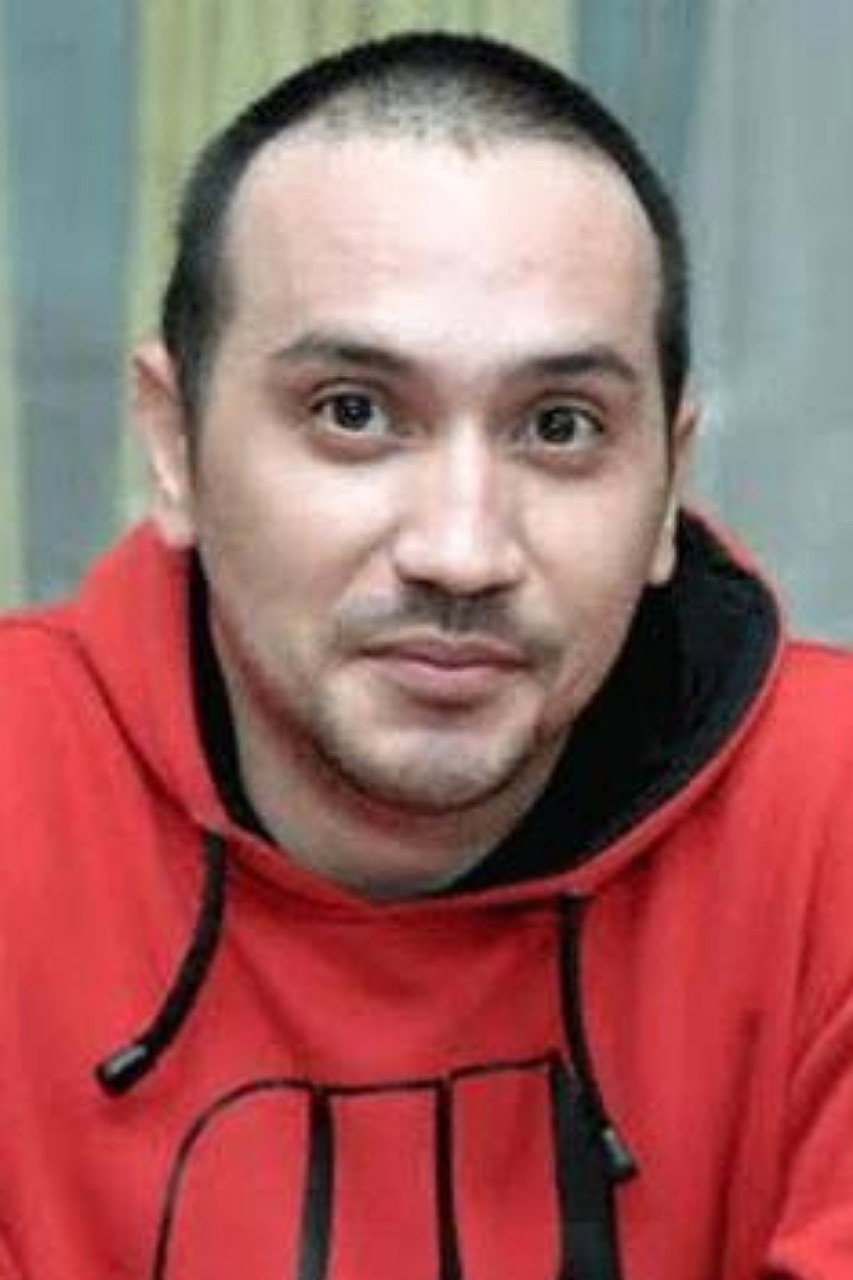 Gary Iskak as Otong Sastrowardoyo in My Stupid Boyfriend