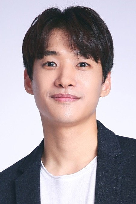 정욱진 as Yeom Jun-seok in Pump Up the Healthy Love