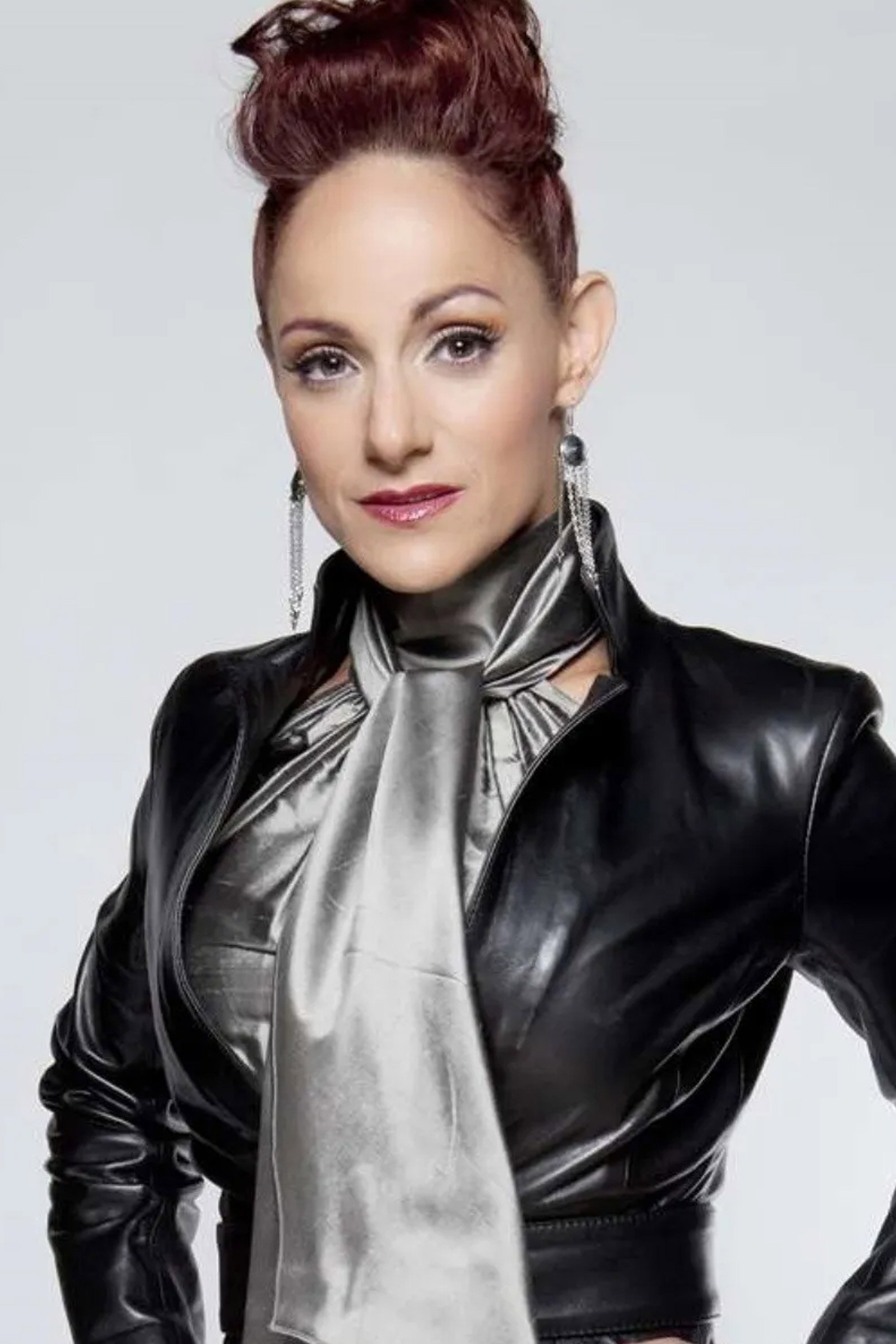 Lolita Cortés as Rebeca in Pobre juventud