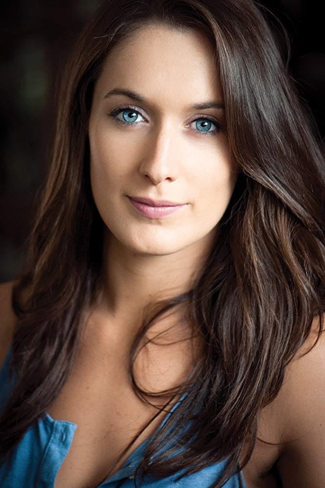 Vanessa Buckley as Taylor in Book Week