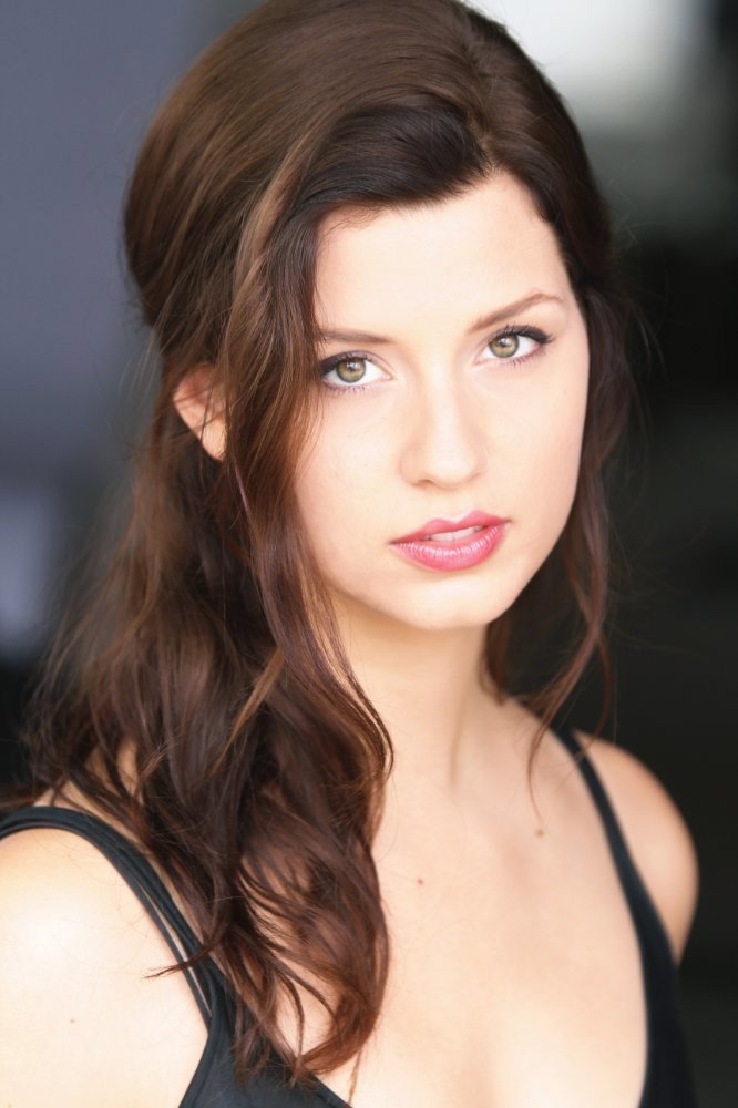 Corrin Evans as Trish in The Channel