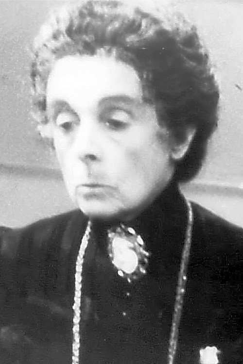 Sheila Helpmann as Mrs. Gurley in The Getting of Wisdom