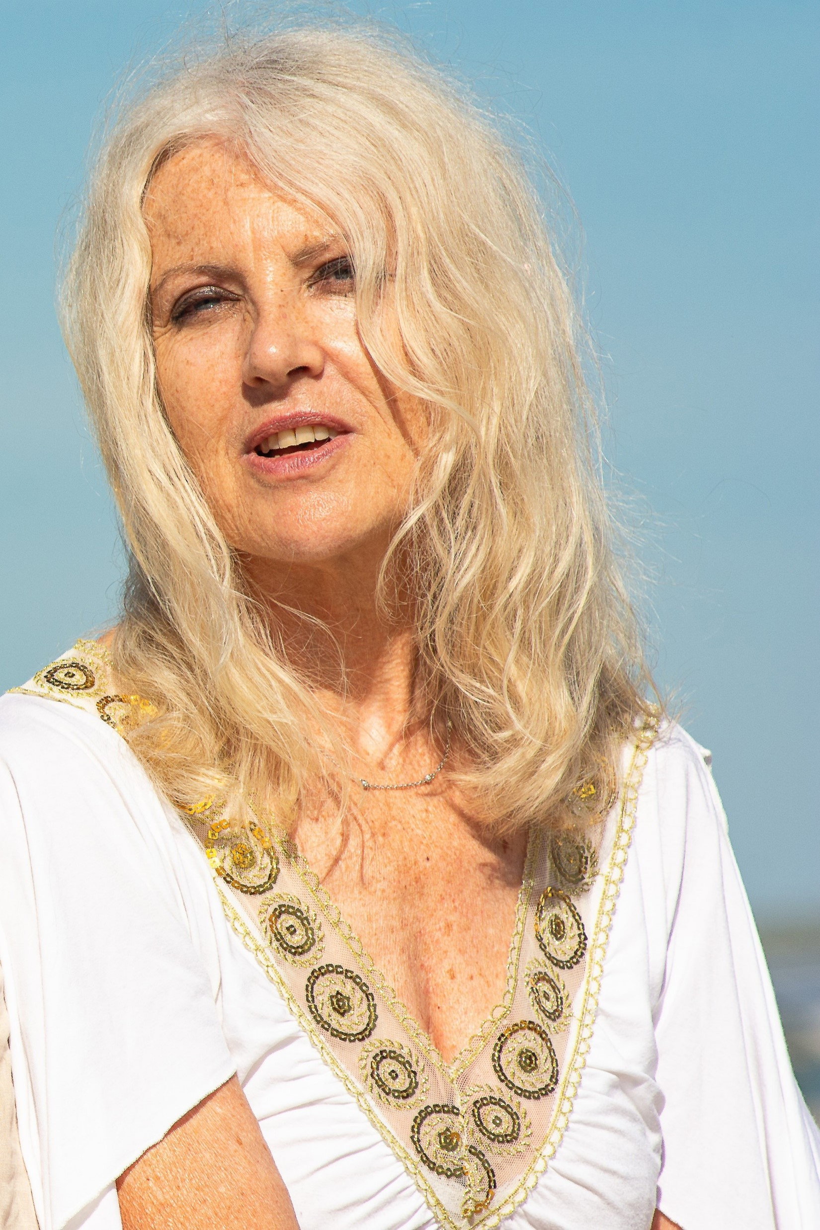 Daria Morelli as Old Woman in Restare Umani
