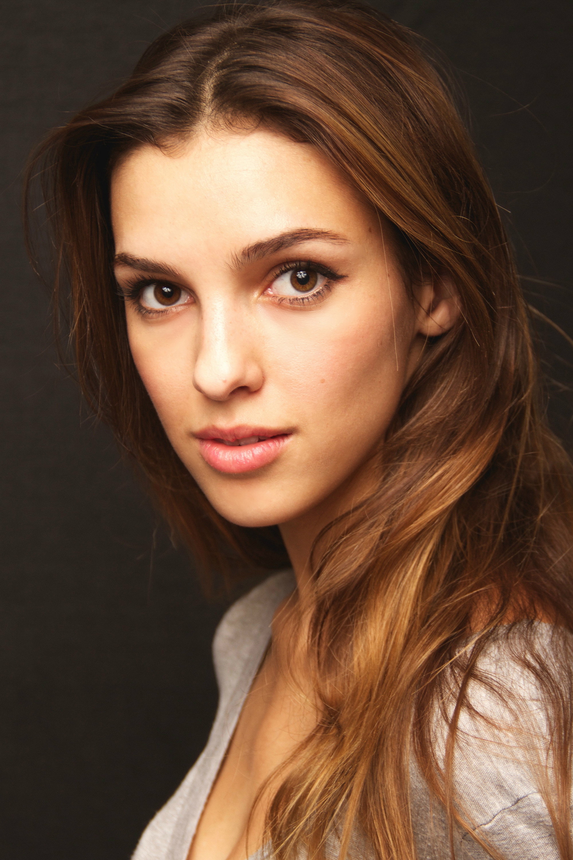 Denyse Tontz as Alicia Mendoza in Grand Hotel