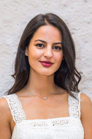 Jana Pérez as Camila in Cocaine Coast