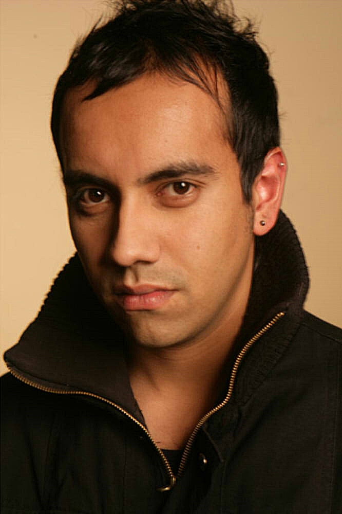 Juan Pablo Miranda as Man 2 in La salamandra