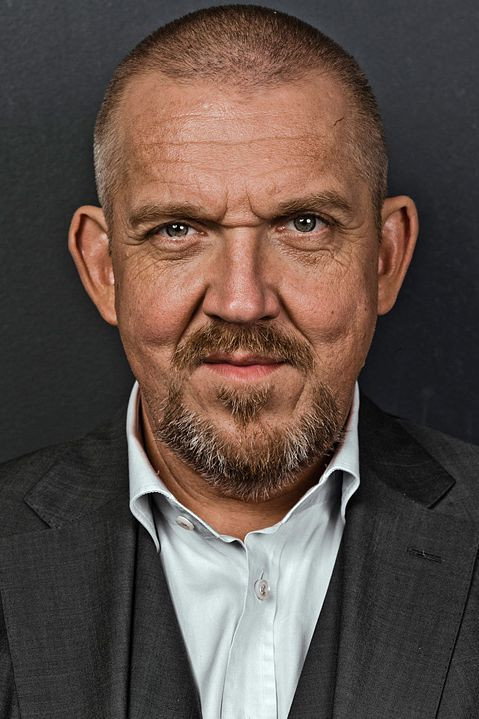 Dietmar Bär as Alfred Burgsmüller in Jochen und Inge
