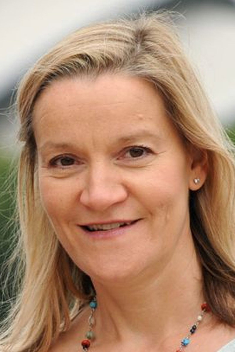 Kate Donnelly as Louise in Cracked