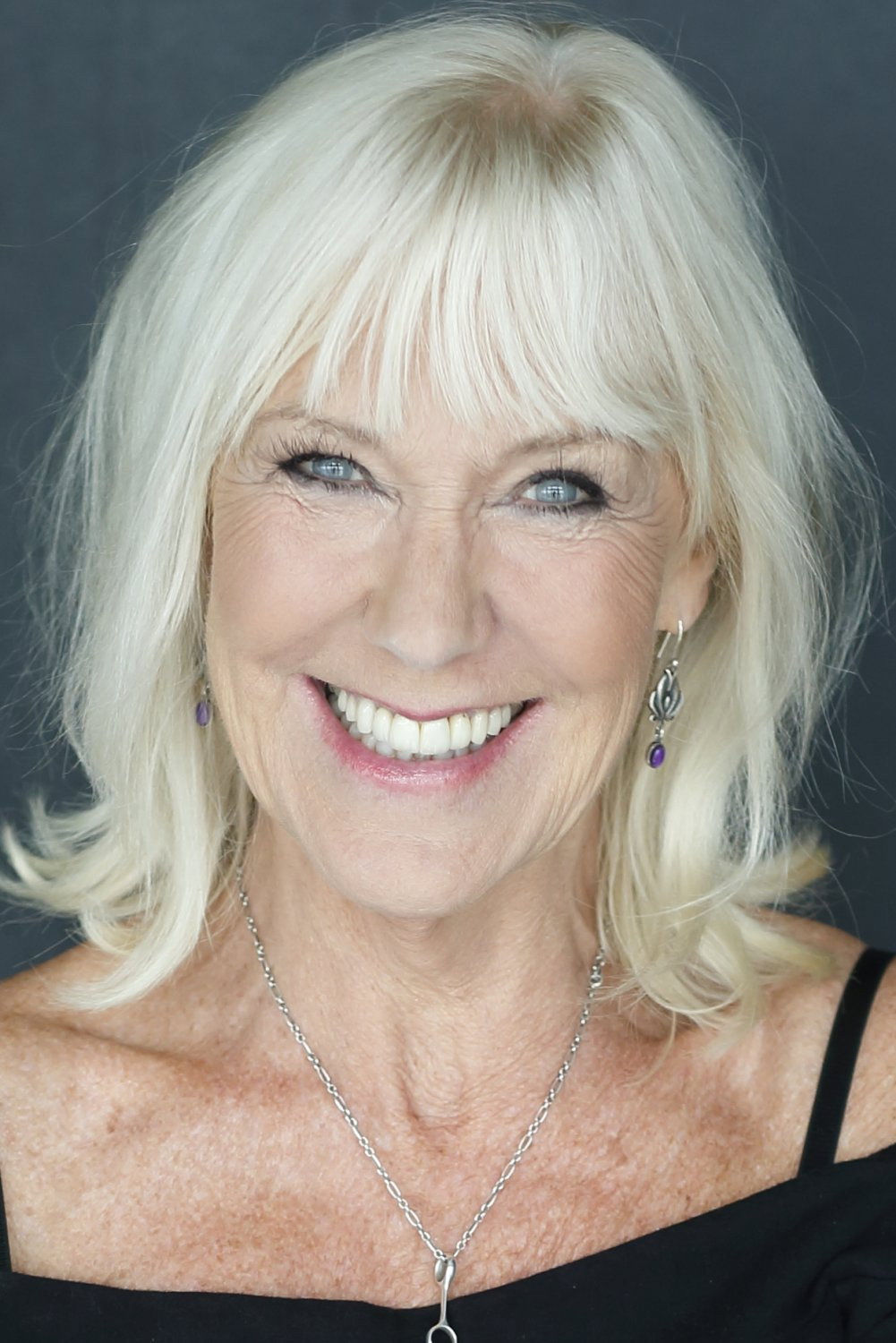Vivienne McKee as Anna in The Stranger Within