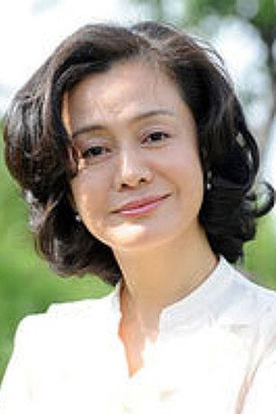 Kim Hee-ryung as Mother in A Moment to Remember