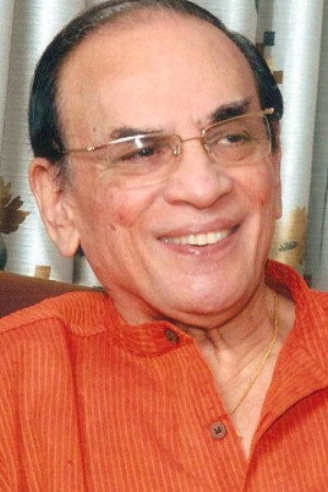 A. R. Srinivasan as Doctor in Kaaviya Thalaivan