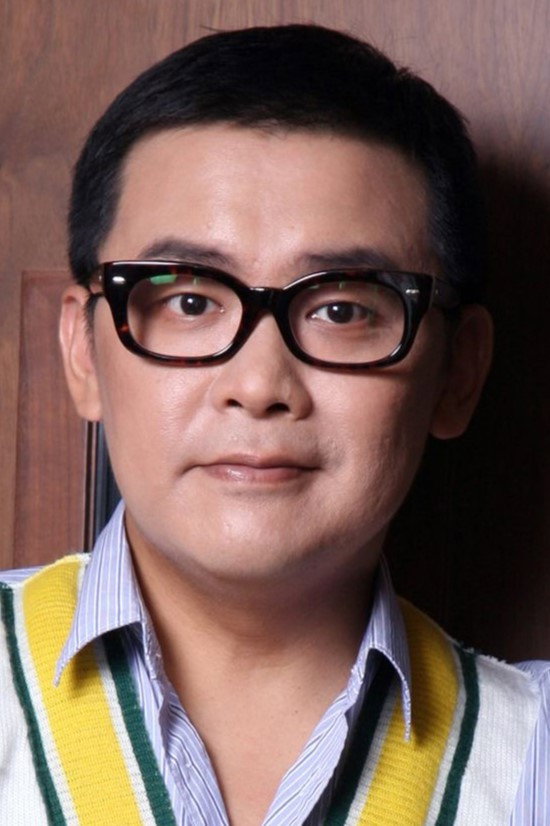 雷頌德 as Ng Kwong Tak in Tricky King