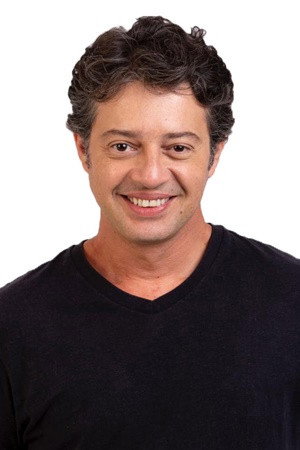 Aldo Perrota as Oswaldo da Silva Cerqueira in Até Onde Ele Vai