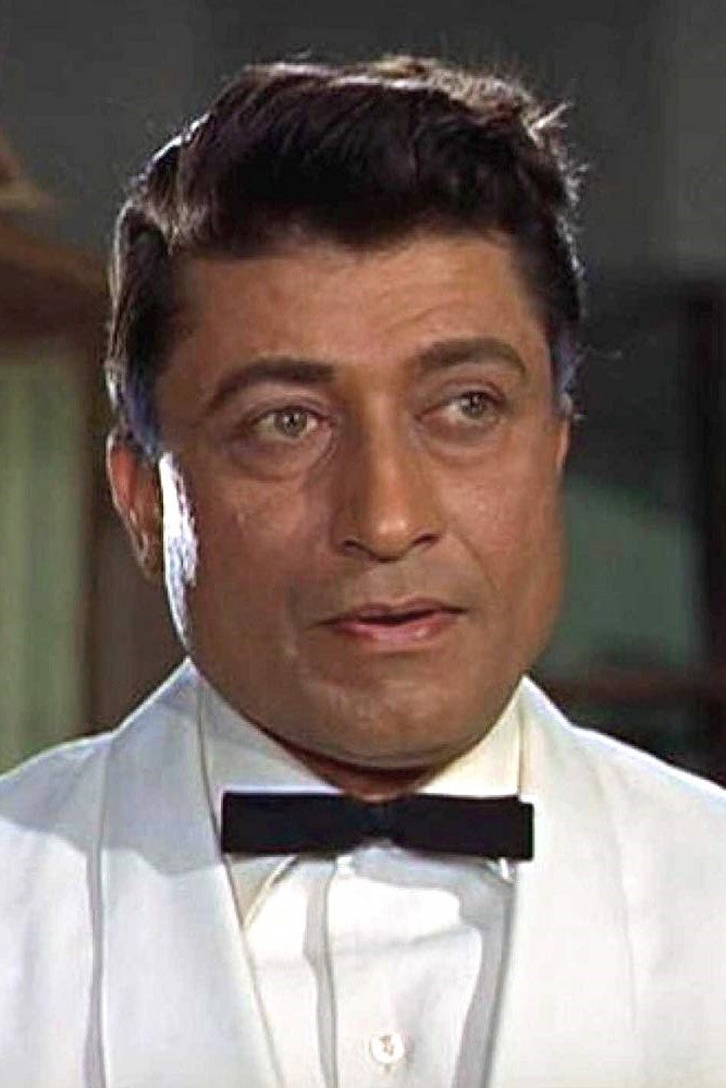 Kamal Kapoor as Police Commisioner in 5 Rifles