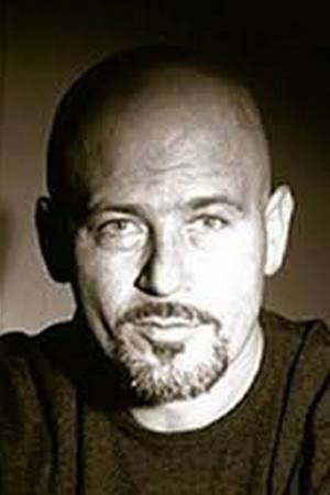 Angelo Cannavacciuolo as Paolo Pinardi in Taste of the Sea