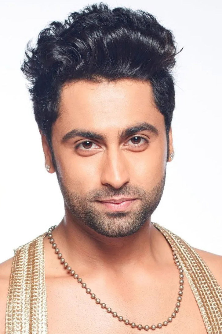 Ankit Gera as Mayank Garg in Young Dreams