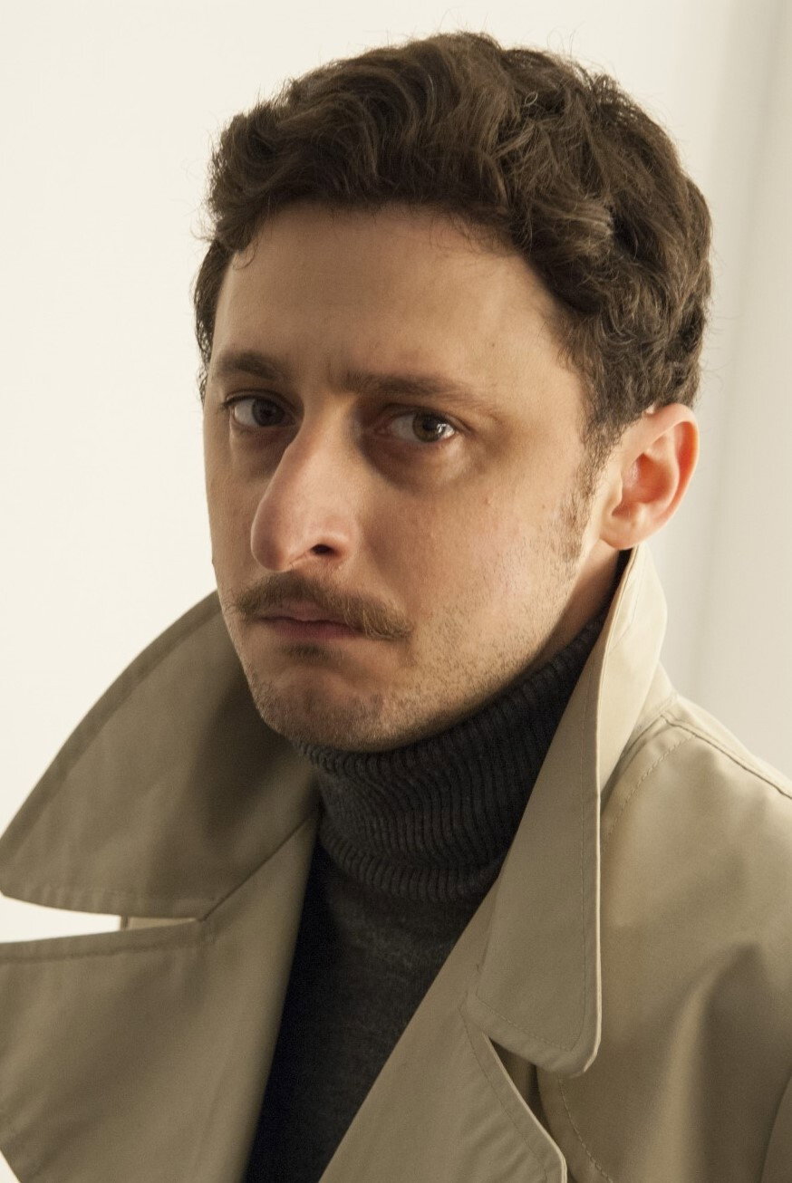 Jon Viar as Policeman in Keratyna