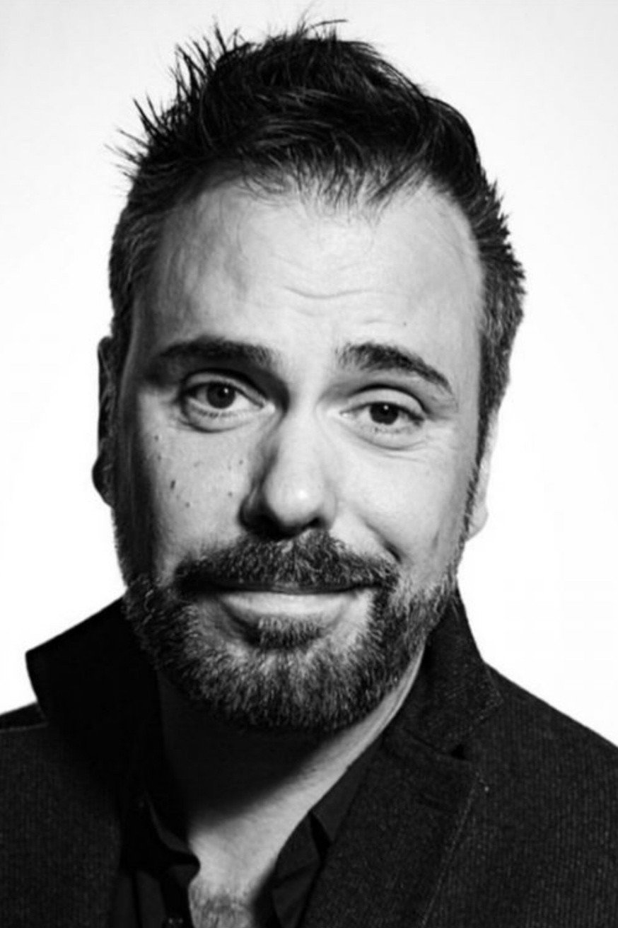 Gonçalo Ferreira as Manuel in A Grande Mentira