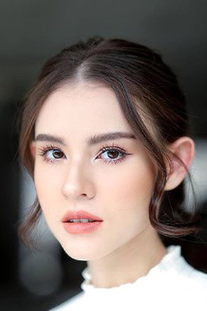 แก้วใส คริสตัล as Nam in Snow Fire