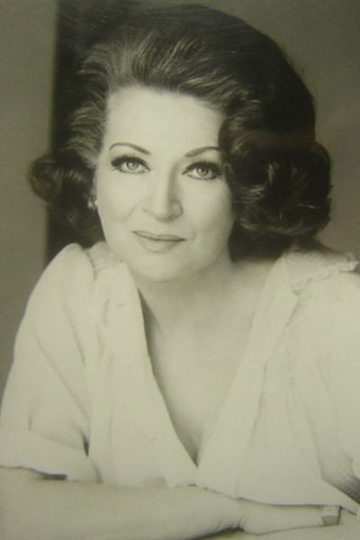 Olga Valéry as Miss Gordon in The Teasers Go to Paris