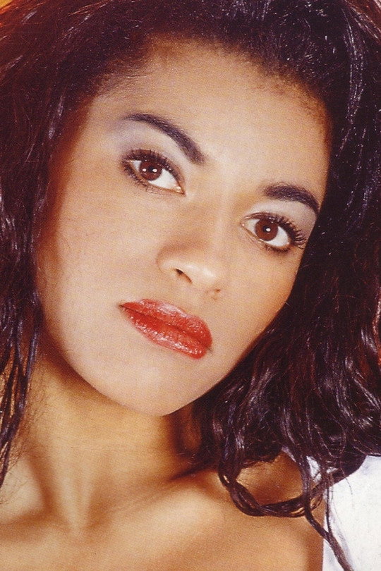 Julia Channel as Credited: Giulia Sow in Corpi Venduti
