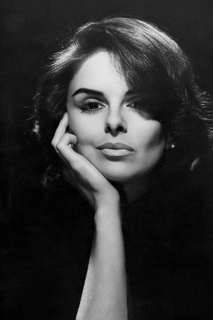 María Vaner as Ana in In Retirement