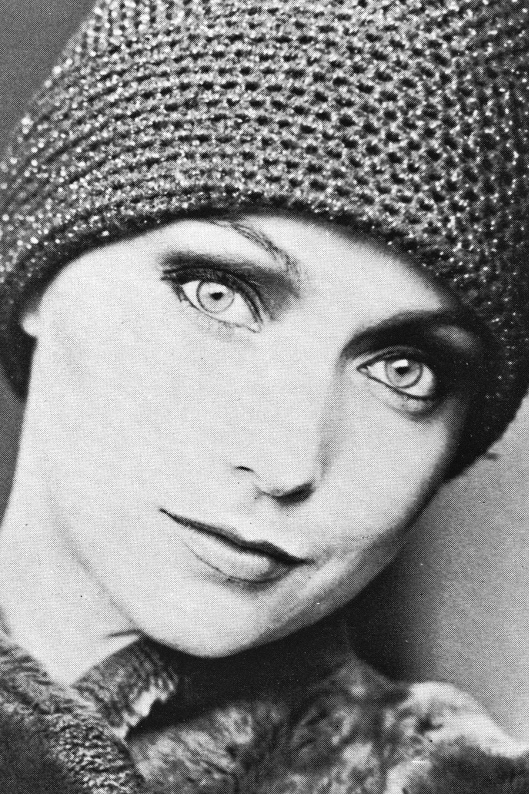 Monica Strebel as Margaret in Amore o qualcosa del genere
