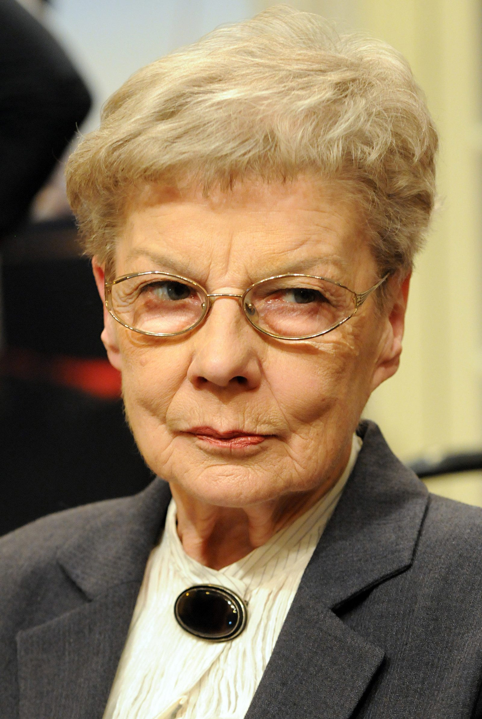 Aleksandra Górska as Gospodyni księdza in Ederly