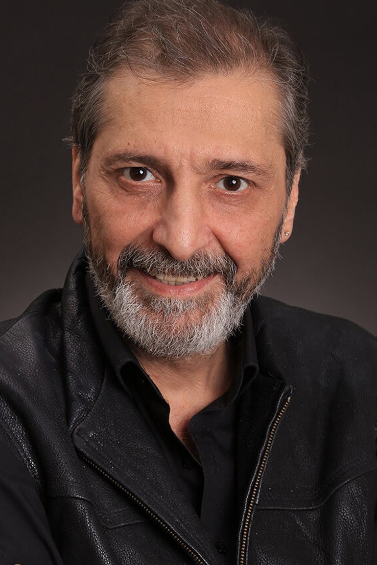 Nişan Şirinyan as Avi in Bimba