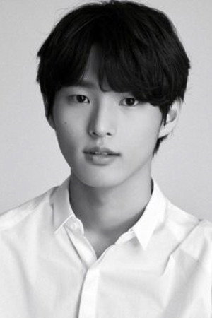 Park Tae-in as Park Jin Hwan in Star Struck