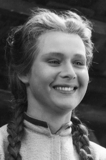 Svatava Hubeňáková as Anna in Loneliness of the Couple