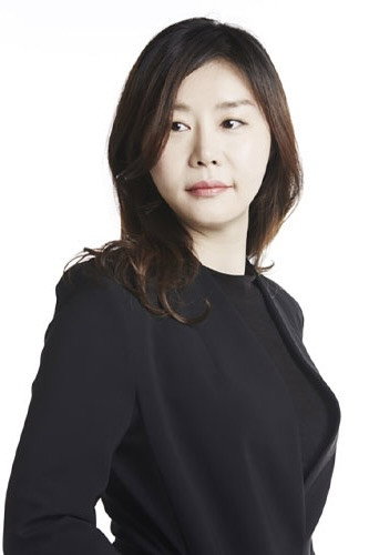 이현서 as Mother in Moving On