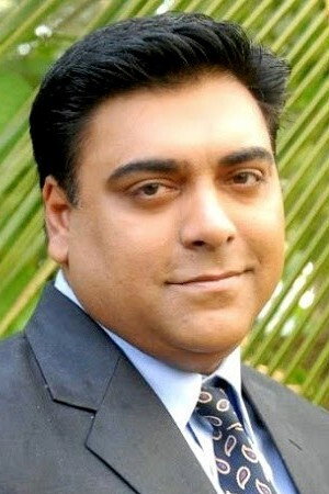 Ram Kapoor as Dr. Rajiv Agarwal in Dhadkan