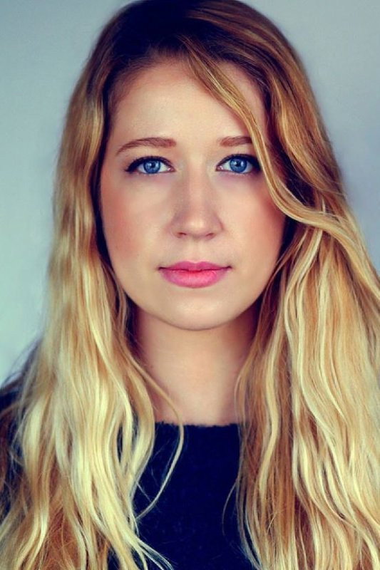 Lindsay-Elizabeth Hand as Elizabeth in Tapestry